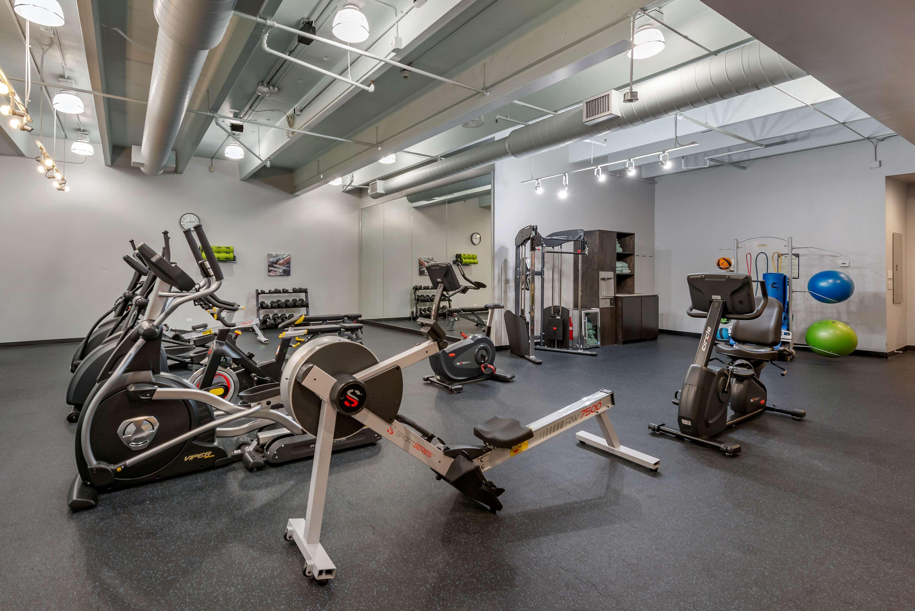 Best Western Premier Denver East Екстериор снимка