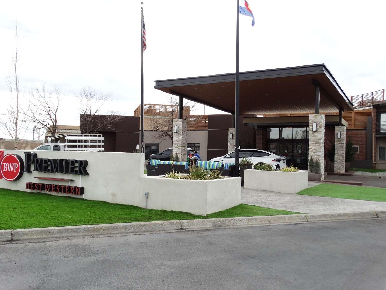 Best Western Premier Denver East Екстериор снимка