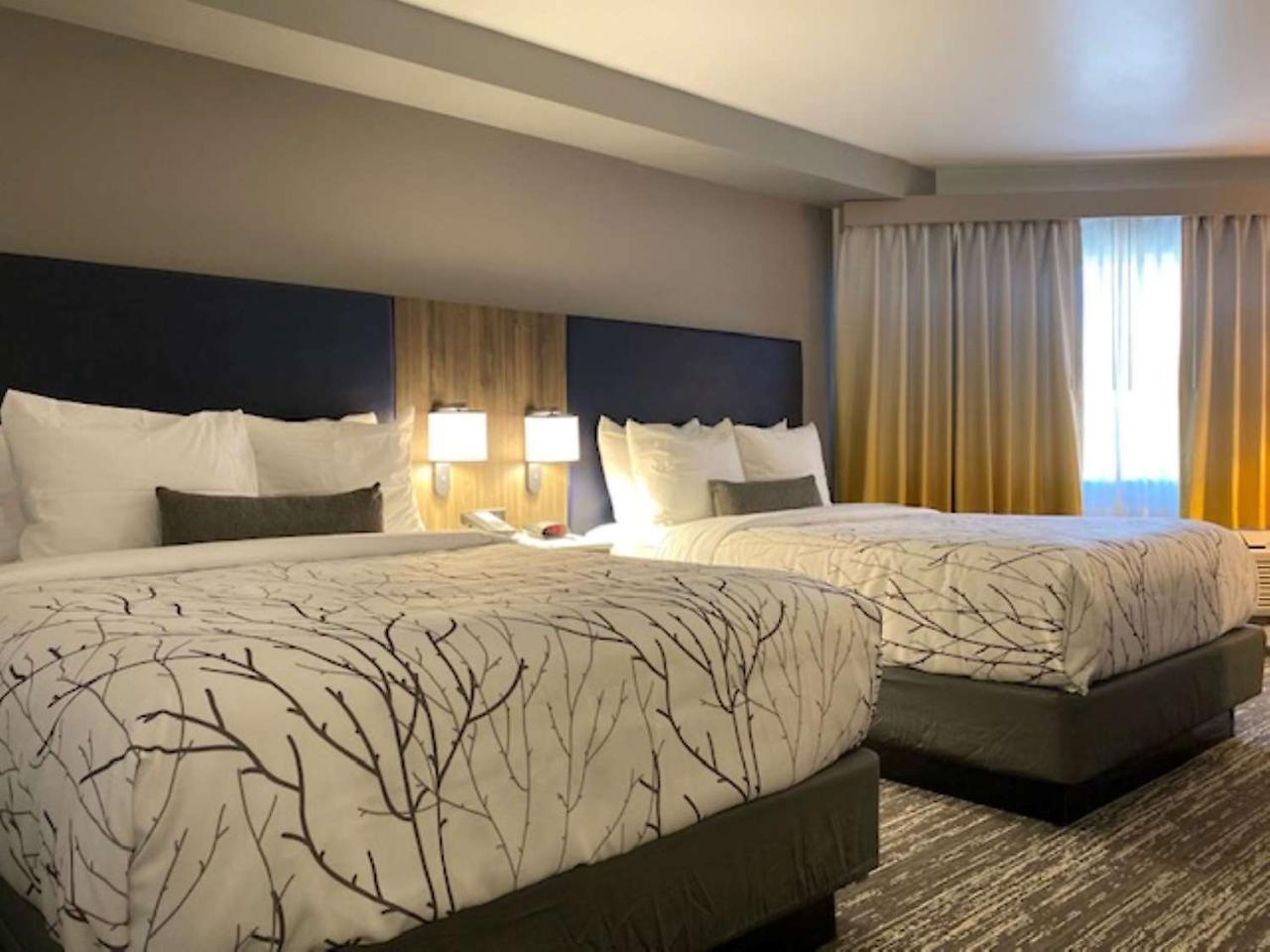 Best Western Premier Denver East Екстериор снимка