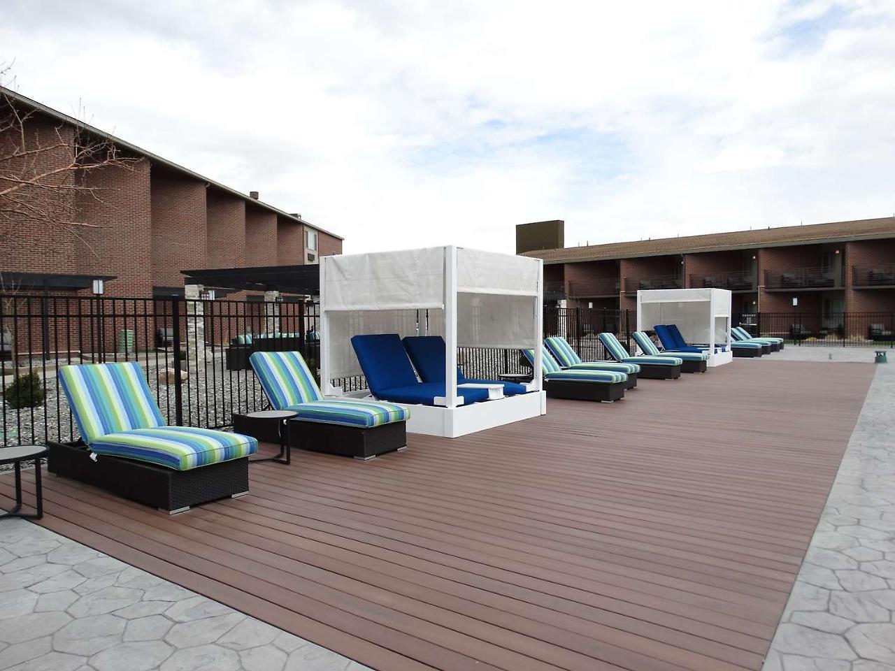 Best Western Premier Denver East Екстериор снимка