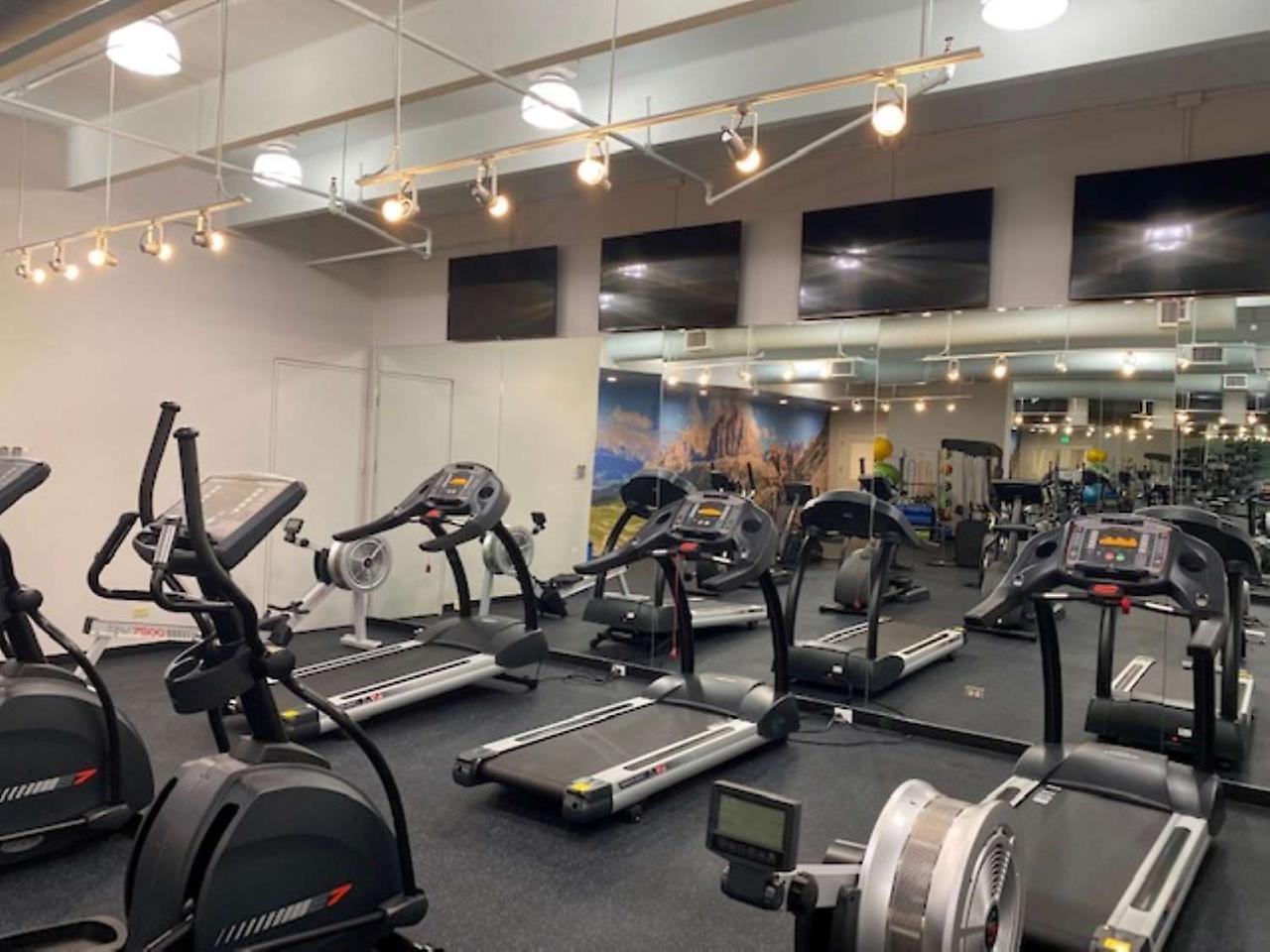 Best Western Premier Denver East Екстериор снимка